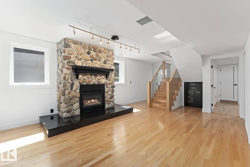 305 Lakeshore Dr — photo 32 of 40