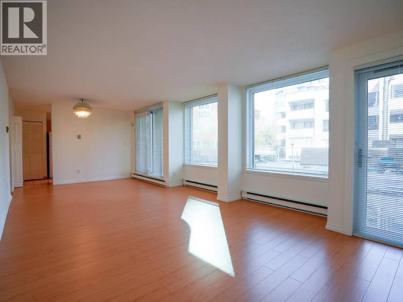 101 1845 Robson Street, Vancouver, photo 2