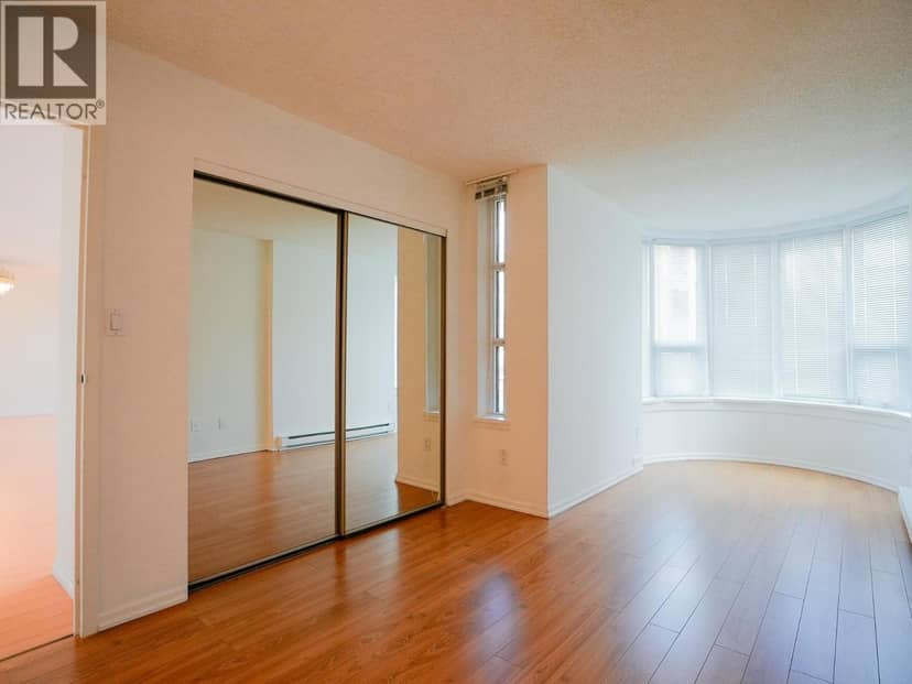 101 1845 Robson Street, Vancouver, photo 4