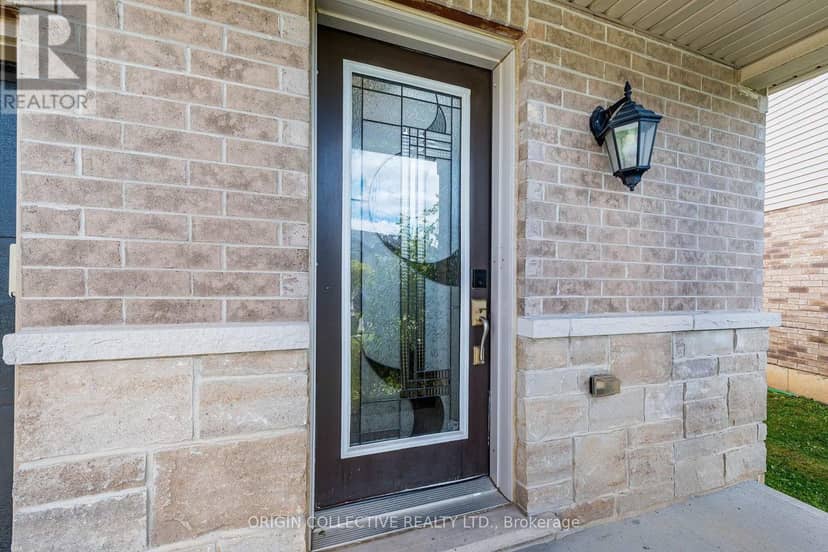 136 Westbank Trail E — photo 9 of 40