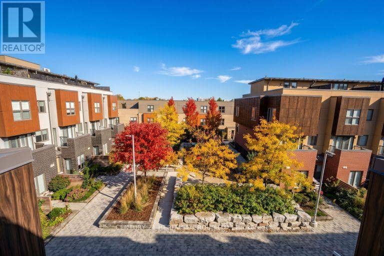 20 - 9 R Clintwood Gate NE, Toronto, photo 3