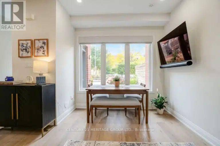 20 - 9 R Clintwood Gate NE, Toronto, photo 8