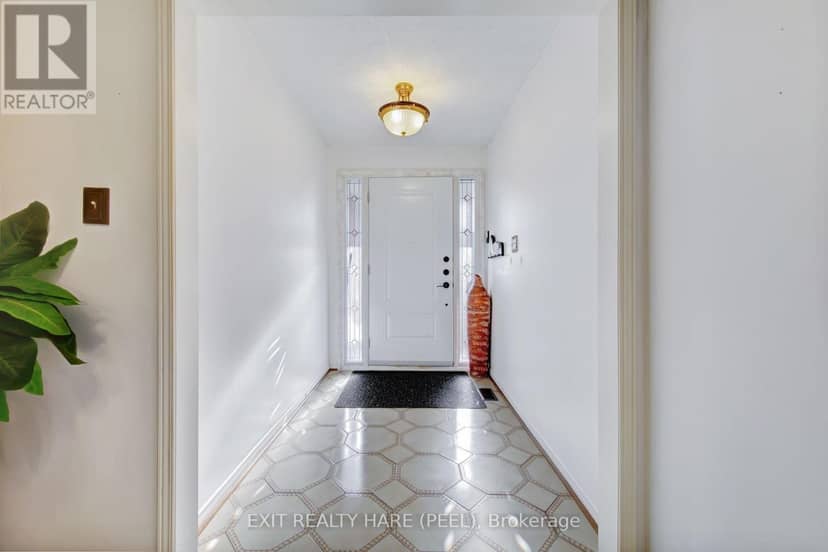 45 Mossbank Drive, Brampton, photo 7