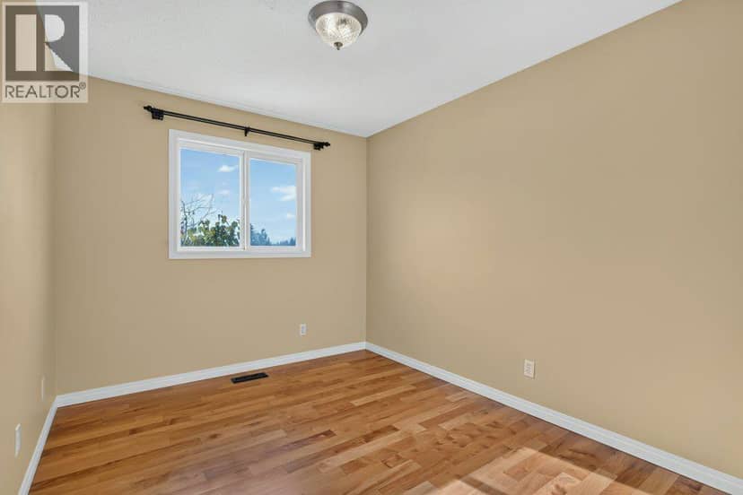 6024 Pinecrest Way NE — photo 15 of 37