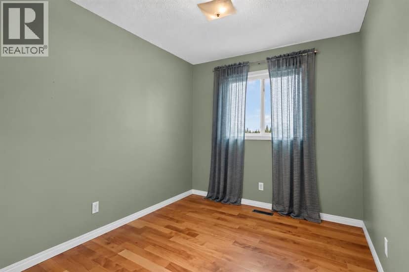 6024 Pinecrest Way NE — photo 17 of 37