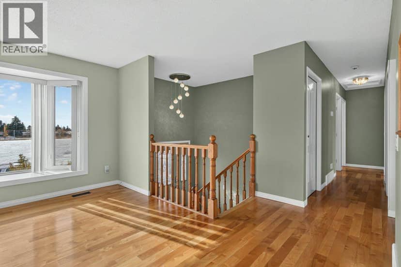 6024 Pinecrest Way NE, Calgary, photo 4