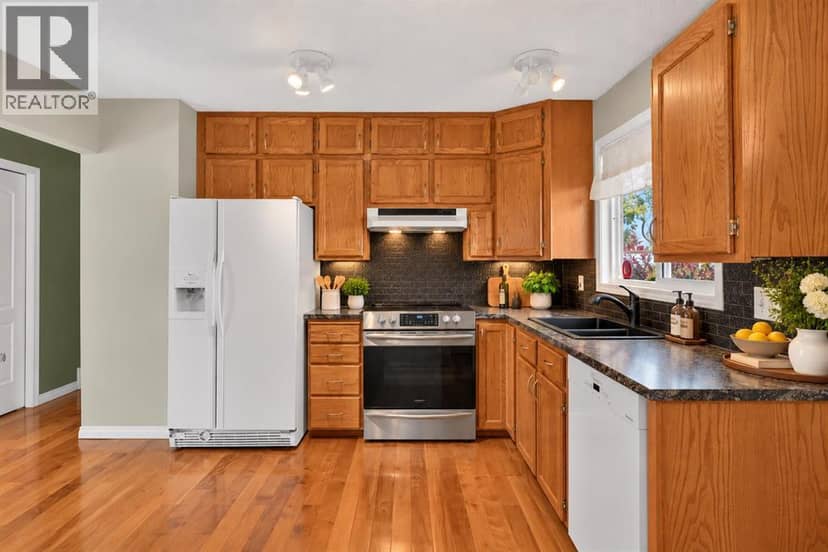 6024 Pinecrest Way NE, Calgary, photo 8