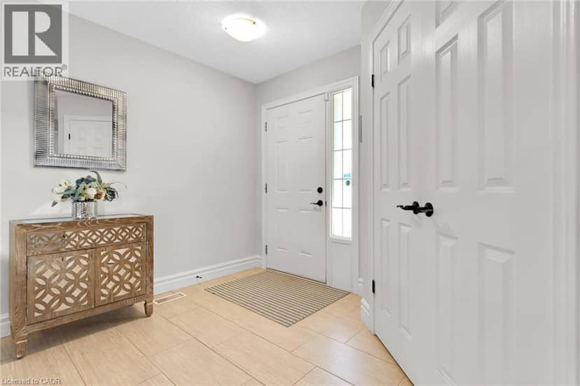 343 STEEPLERIDGE Street, Kitchener, photo 3