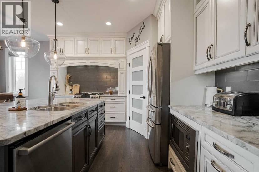 424 Dixon Road — photo 11 of 40
