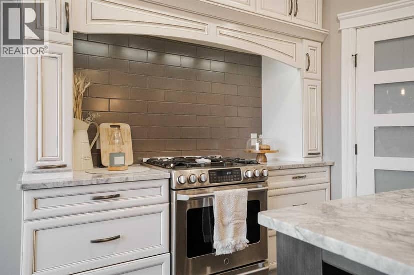 424 Dixon Road — photo 9 of 40