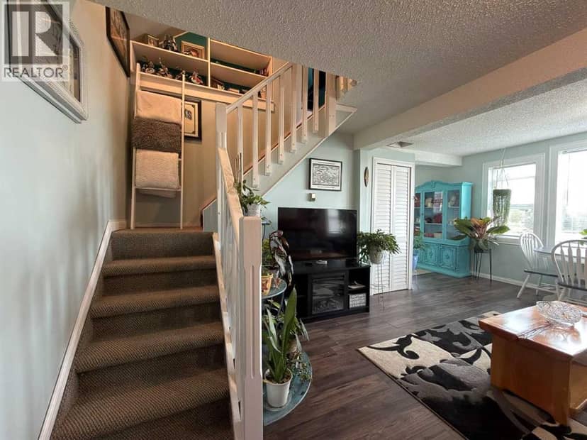 5316 46 Avenue — photo 9 of 24