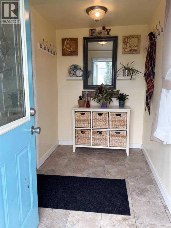 5316 46 Avenue — photo 3 of 24