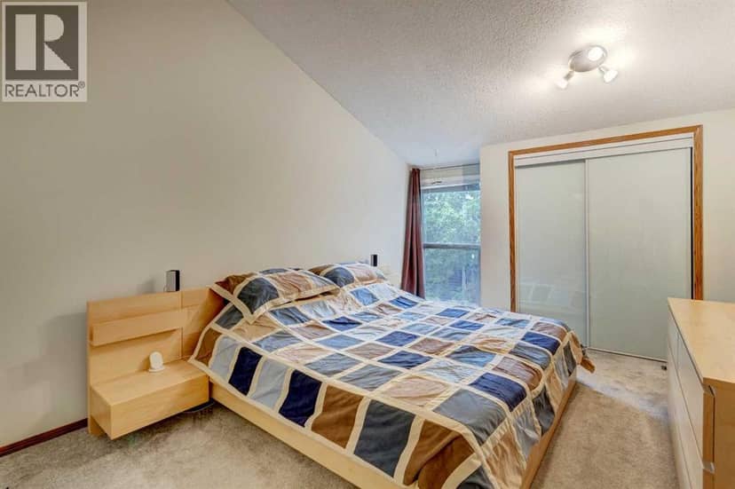 386 Brae Glen Crescent SW — photo 12 of 40