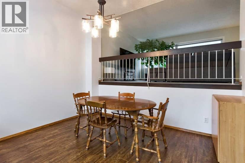 386 Brae Glen Crescent SW — photo 10 of 40