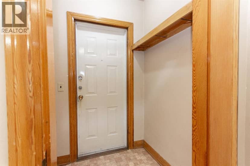 4917 46 Street, Red Deer, photo 3