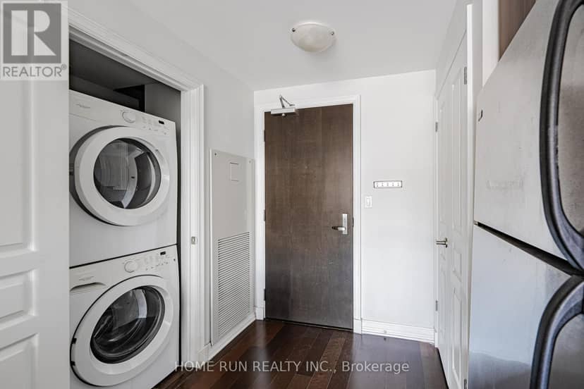 1407 - 238 Besserer Street — photo 21 of 38