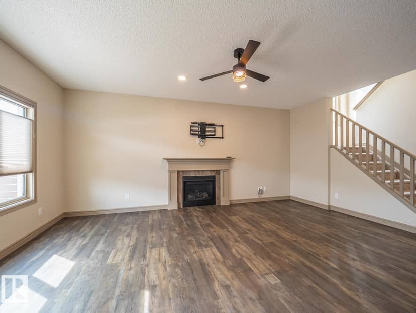97 Astoria PT, Devon, photo 8