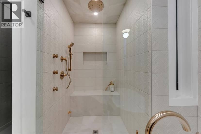 2613 35 Street SW — photo 28 of 40
