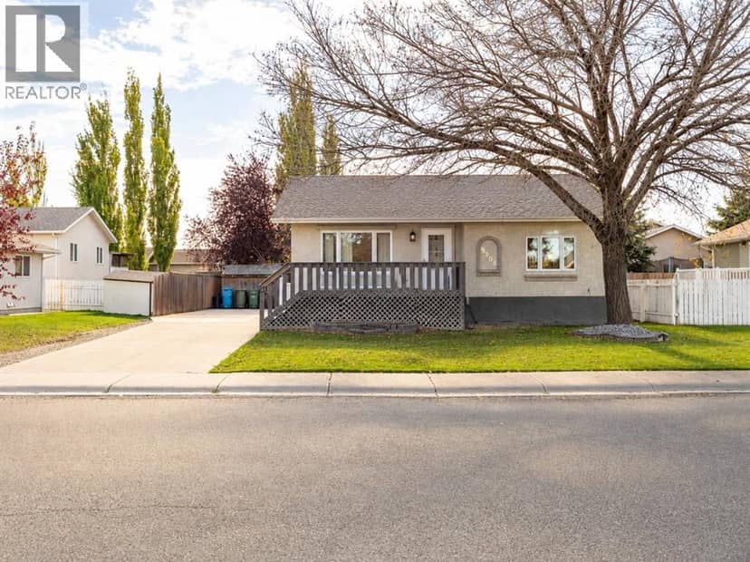 5504 42 Avenue, Taber