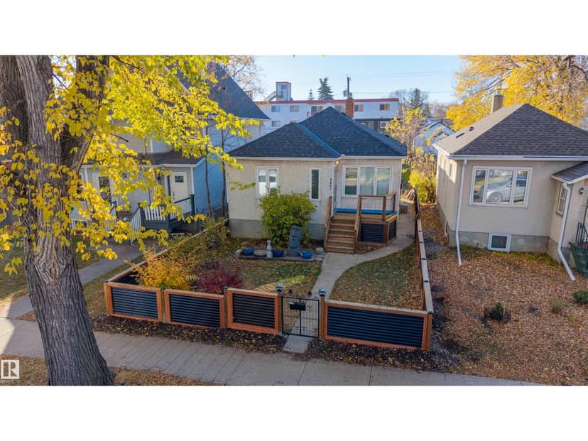 9831 83 AV NW, Edmonton