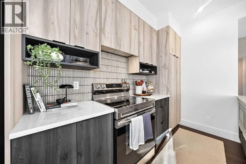 421 Clydesdale Avenue — photo 4 of 38