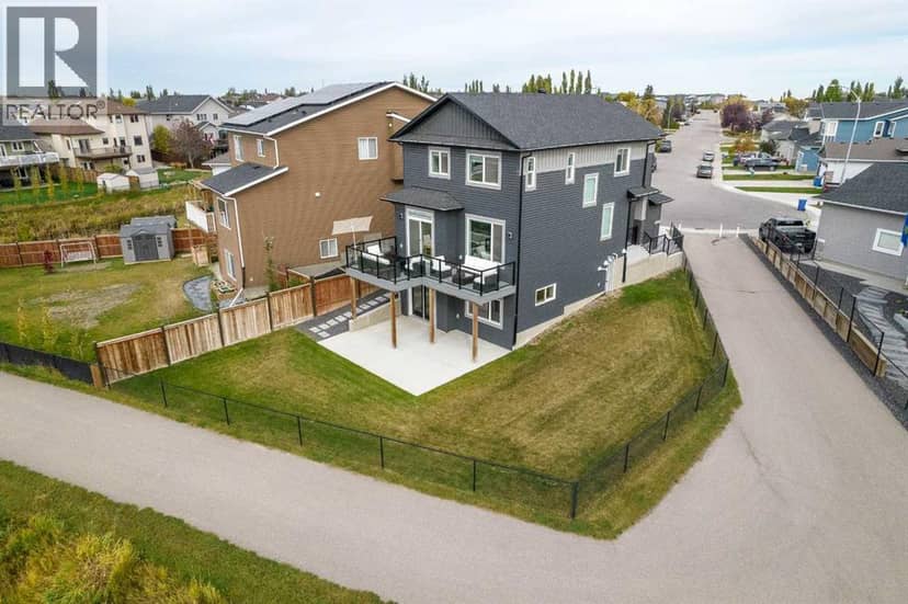 1058 Stevens Place, Crossfield, photo 2