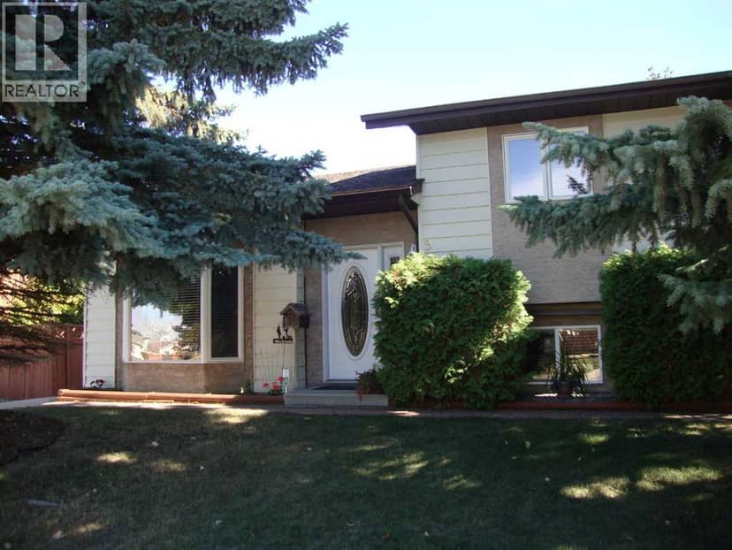 9 Ray Avenue, Red Deer, photo 2