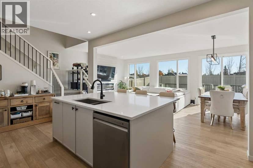 270 West Grove Lane SW, Calgary