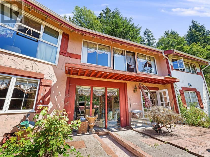 35 LIONS BAY AVENUE, Lions Bay