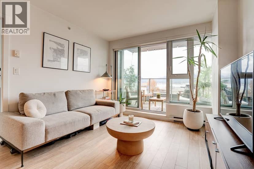 201 983 E HASTINGS STREET, Vancouver, photo 3
