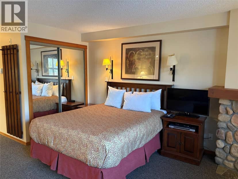 2050 Summit Drive Unit# 210, Panorama, photo 2