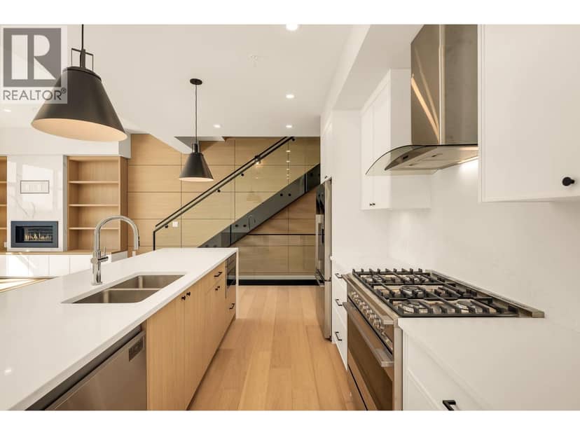 5 3407 MAMQUAM ROAD, Squamish