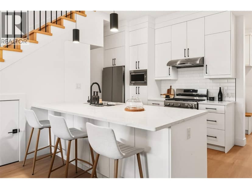 194 Maple Place Unit# 4, Oliver