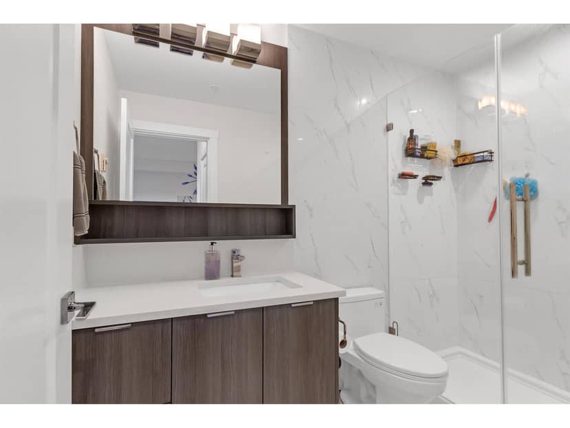 405 14438 72 AVENUE, Surrey, photo 2