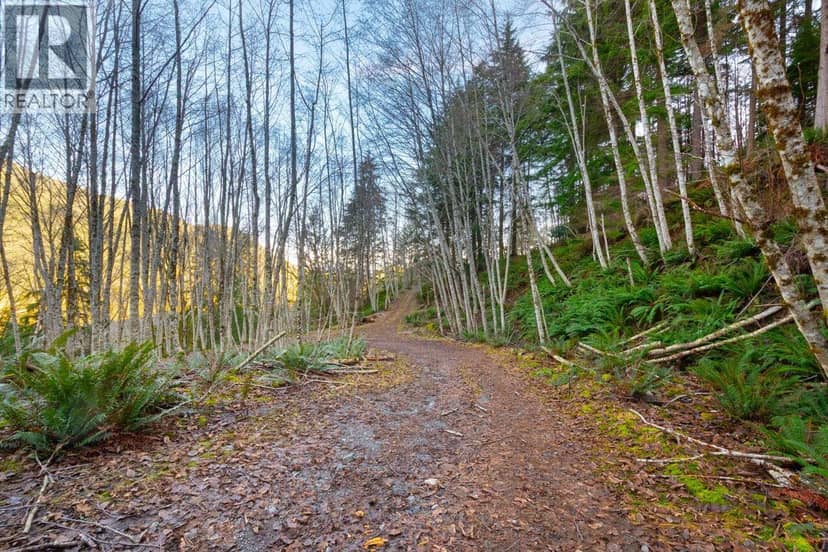 1049 GRAFTON ROAD, Bowen Island, photo 2