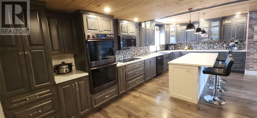 15 Squires Road, Eastport, photo 8
