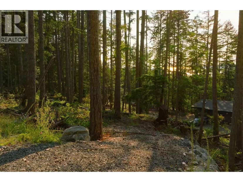 786 HAYES ROAD, Bowen Island, photo 2