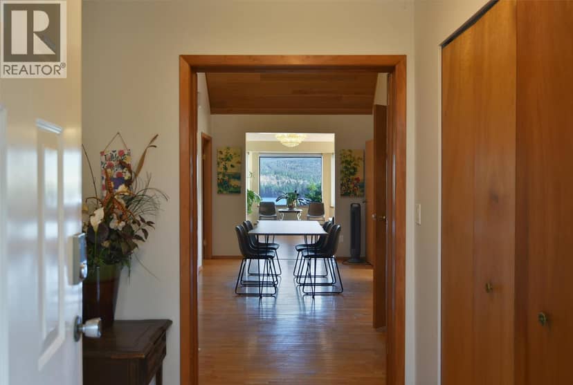 6377 N GALE AVENUE, Sechelt, photo 8