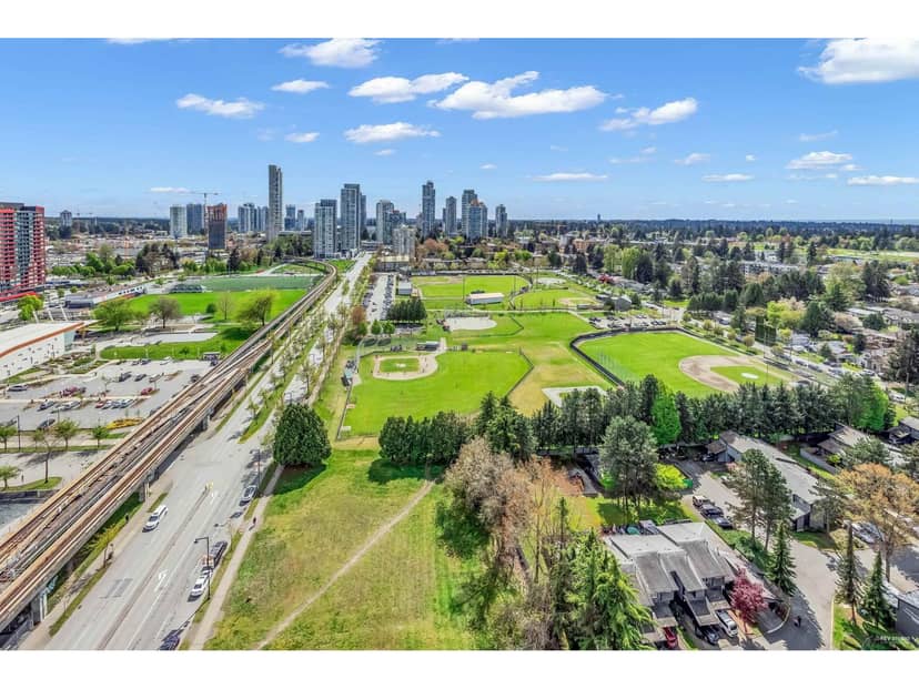 2404 10777 UNIVERSITY DRIVE, Surrey