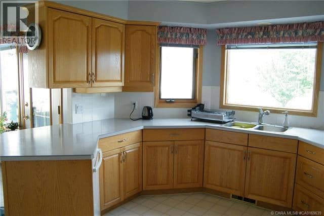 5606 46 Avenue W, Forestburg, photo 8