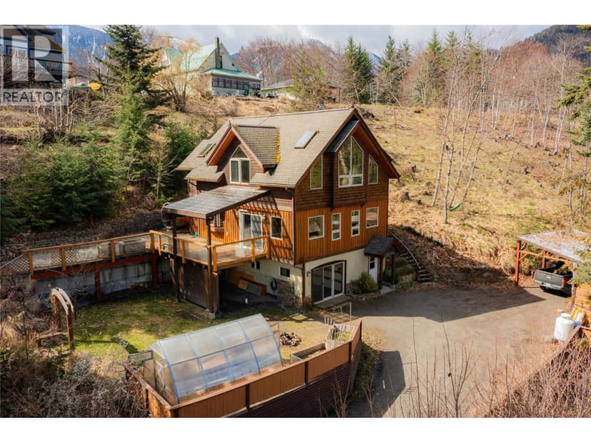 641 West Front Street, Kaslo