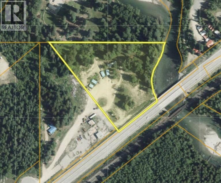5513 Prosh Frontage Road, Sicamous, photo 2