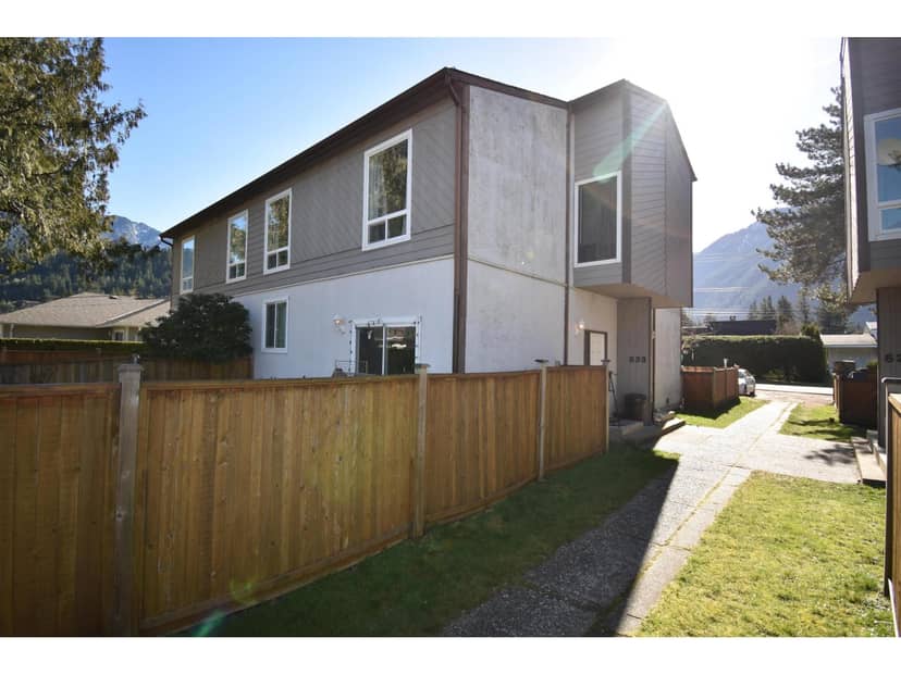 633 DOUGLAS STREET, Hope, Hope