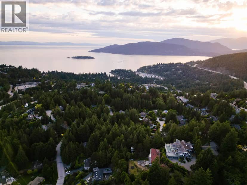 3 4665 WOODRIDGE PLACE, West Vancouver, photo 2