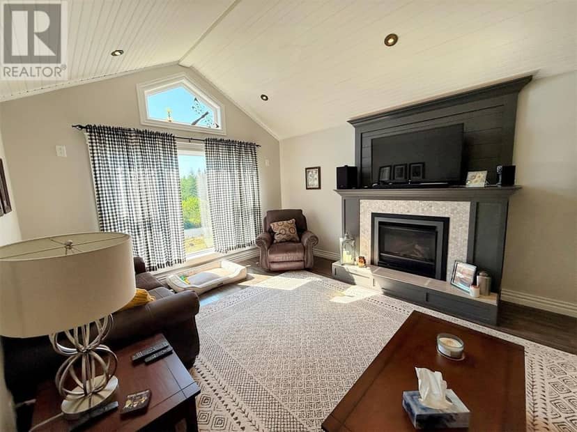 16 Park Crescent, Catalina, photo 4
