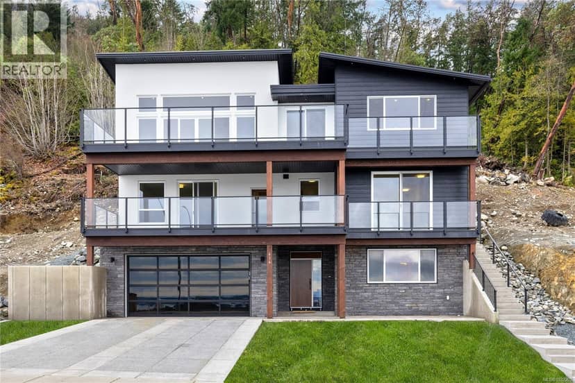 414 Thetis Dr, Ladysmith