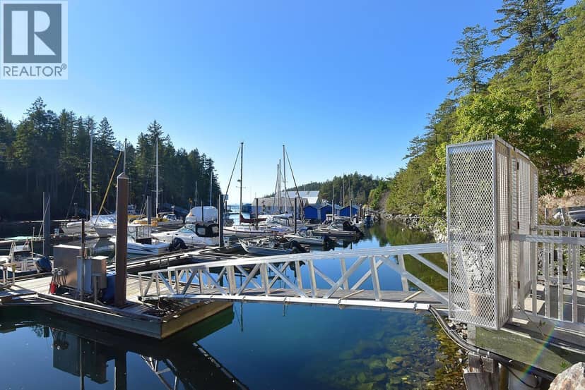 10113 10131 MERCER ROAD, Halfmoon Bay