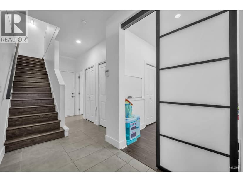 33 1299 COAST MERIDIAN ROAD, Coquitlam, photo 2
