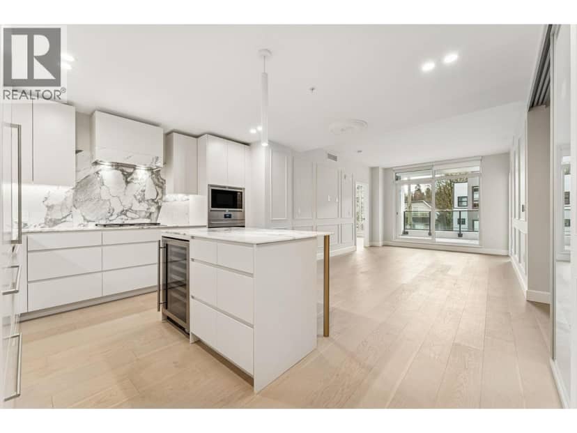 304 3668 W 10TH AVENUE, Vancouver