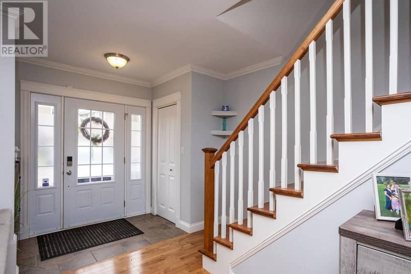 17 Cameron Heights, Stratford, photo 2